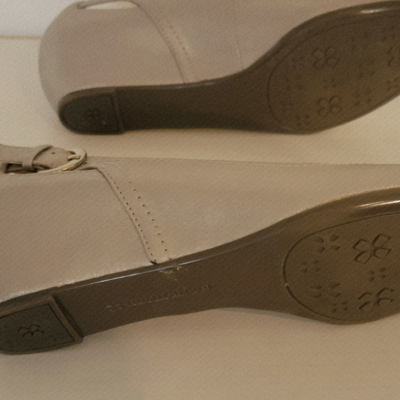 Naturalizer Metallic Wedge Shoes - Silver Sz 9 - Picture 6 of 6